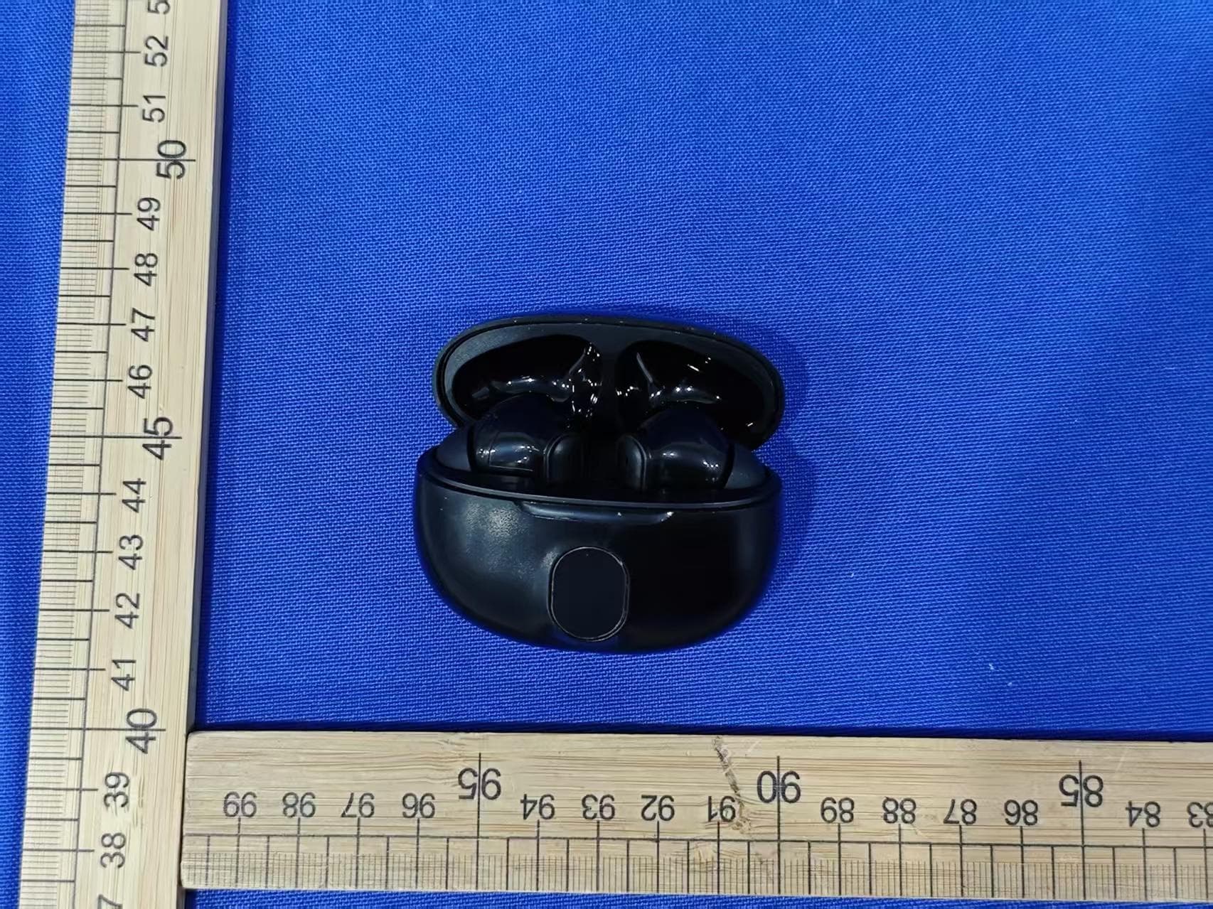 Active Noise Cancelling True Wireless Earbuds - FCC ID 2AS3I-V40106W - Shenzhen Sowak Electronic Co., Ltd. (5)