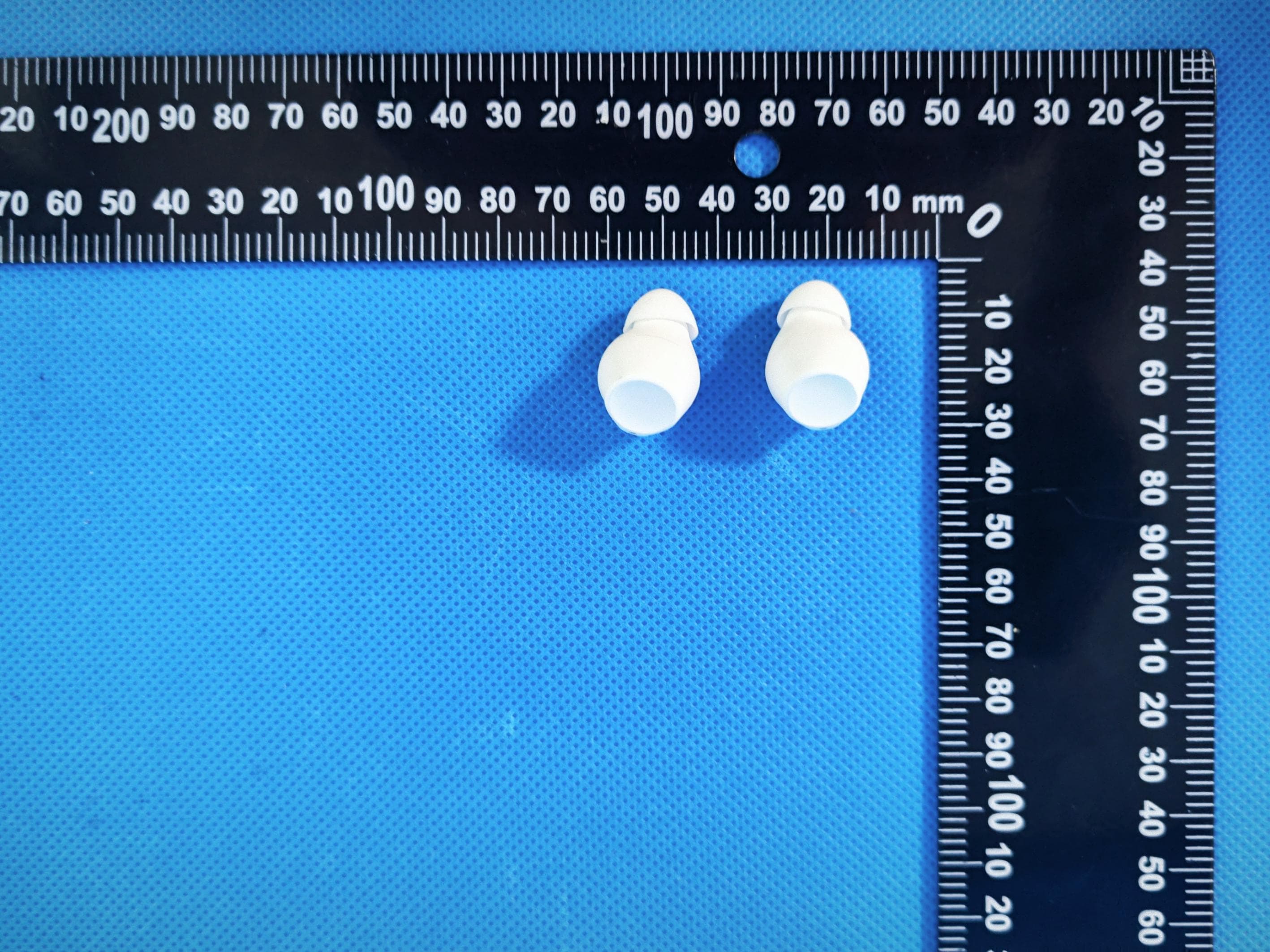TWS Earbuds with digital display charging case - FCC ID 2AS3I-VIVITAR-TWS - Shenzhen Sowak Electronic Co., Ltd.