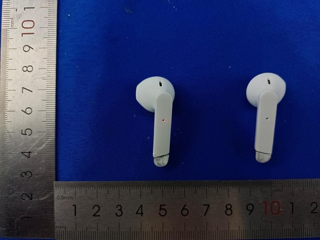 iTech Amp Pro Earbuds - FCC ID 2AS3PITEAMPPRO - American Exchange Time LLC (3)