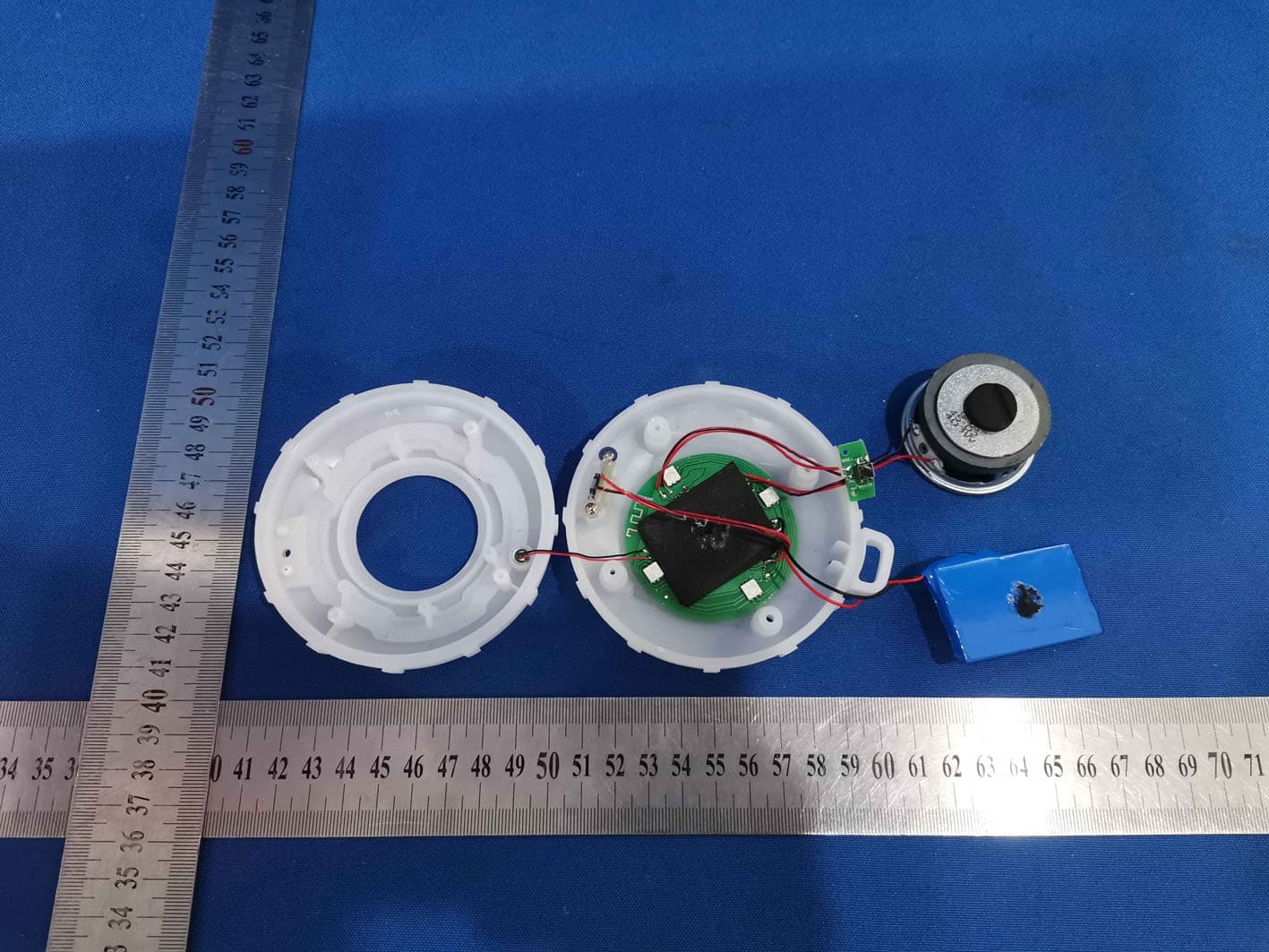 Fashion Speaker with Colorful Lights - FCC ID 2AS5O-1112B - China Etech Groups Ltd