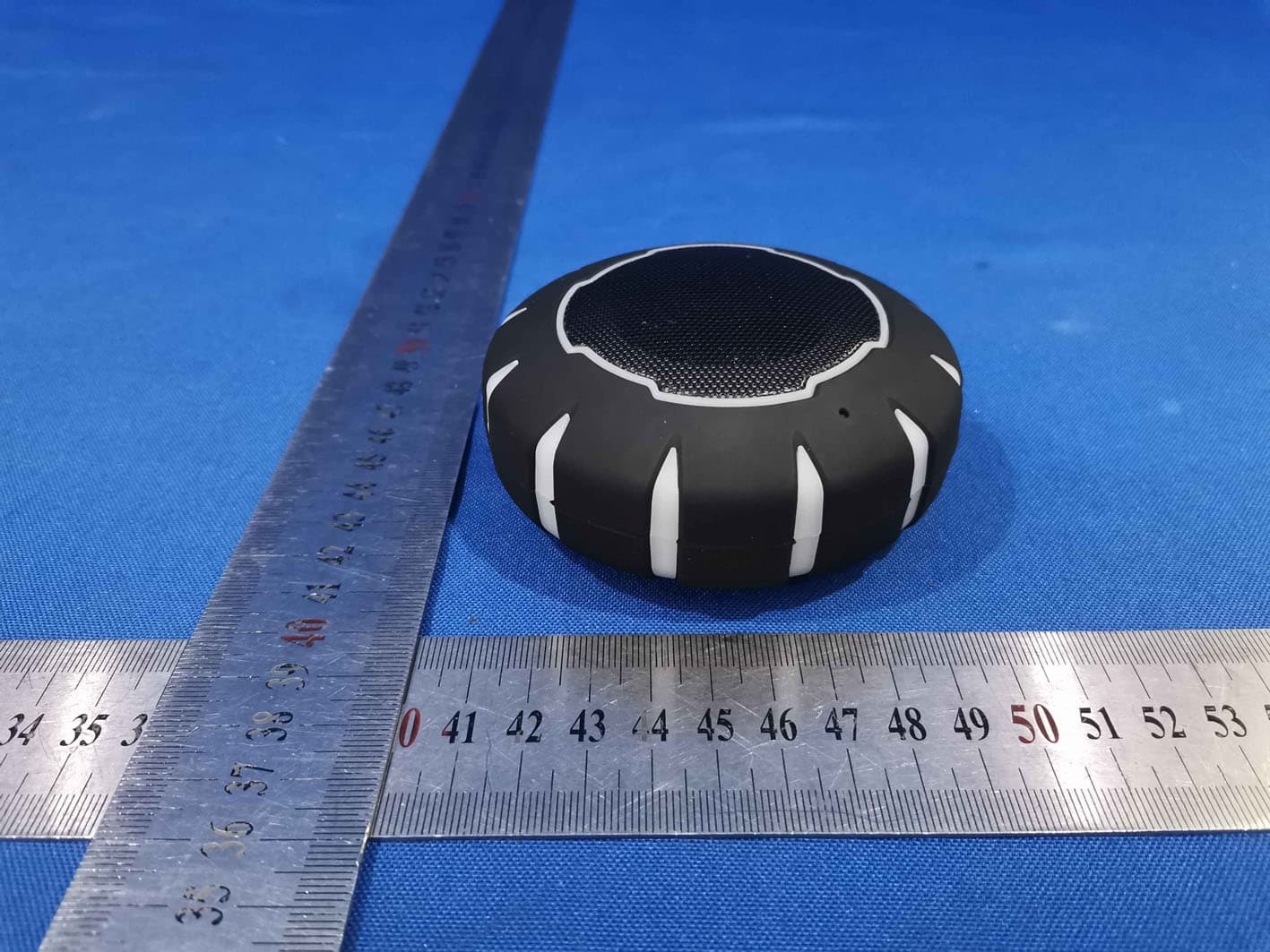 Fashion Speaker with Colorful Lights - FCC ID 2AS5O-1112B - China Etech Groups Ltd (4)