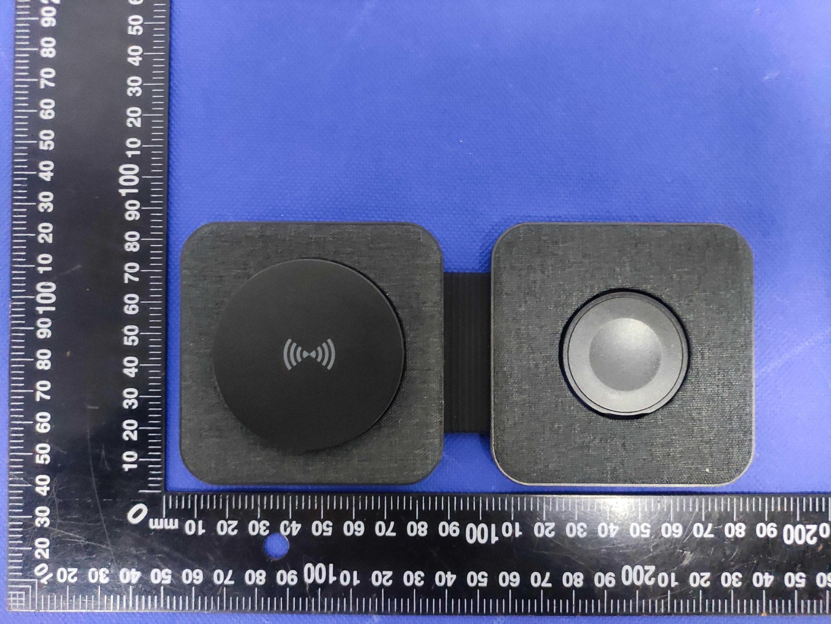 2-IN-1 foldable Magnetic Wireless Charger - FCC ID 2AS6X-HM40 - Shenzhen Future Charger Technology Co., LTD. (3)