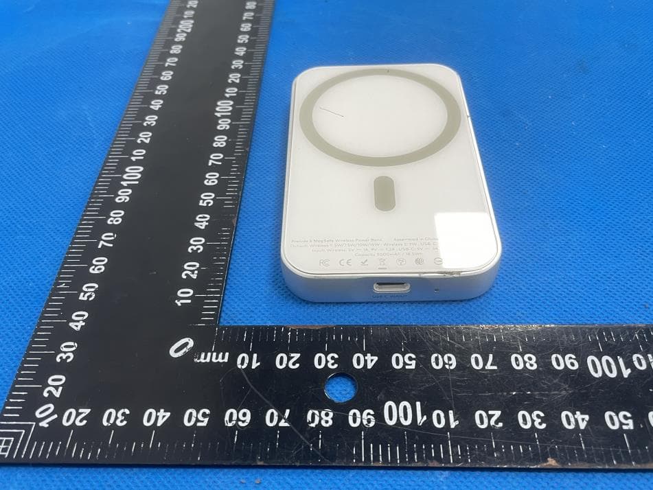 Prelude X Wireless Power Bank - FCC ID 2AS7K-BZ1PX20 - BEZALEL INC. (3)