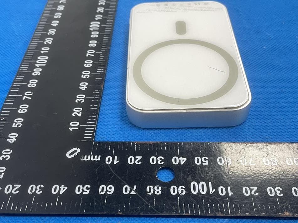 Prelude X Wireless Power Bank - FCC ID 2AS7K-BZ1PX20 - BEZALEL INC. (4)