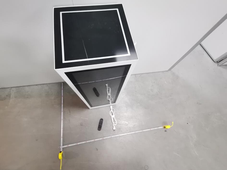 37-Inch Digital Pedestal - FCC ID 2ASCB-DF037NL - D2G Group LLC (3)