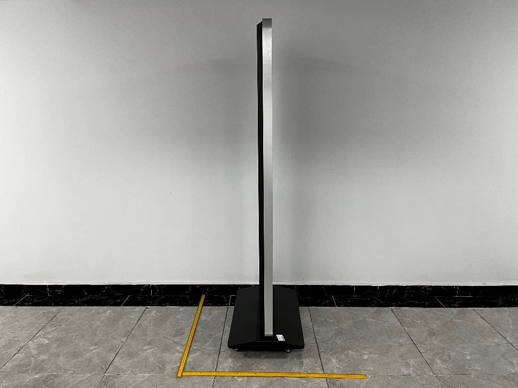 32-Inch Digital Landscape  Literature Holder - FCC ID 2ASCB-DG32LFLR8 - D2G Group LLC (4)