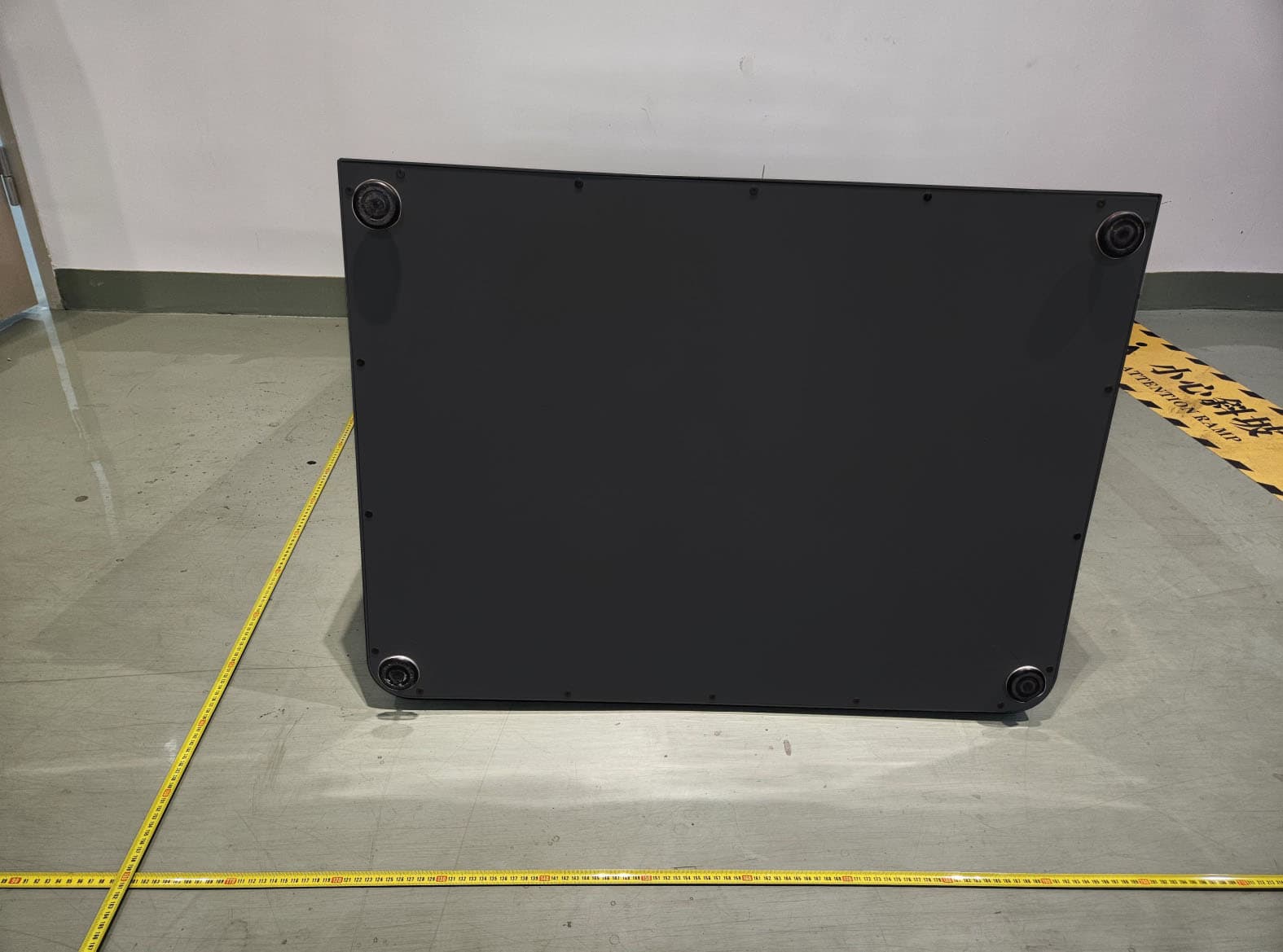 32-inch DIGITAL PCAP TCH KIOSK with CAMERA Android 14 - FCC ID 2ASCB-DK032 - D2G Group LLC (3)