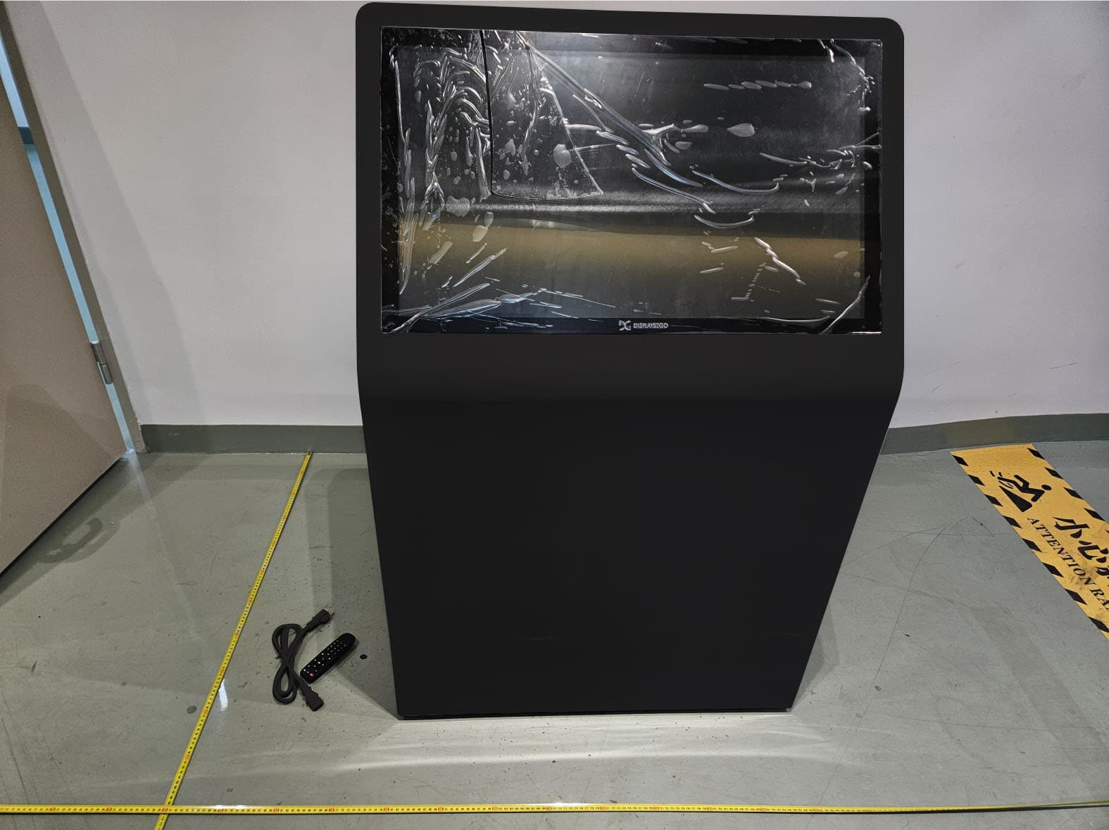 32-inch DIGITAL PCAP TCH KIOSK with CAMERA Android 14 - FCC ID 2ASCB-DK032 - D2G Group LLC