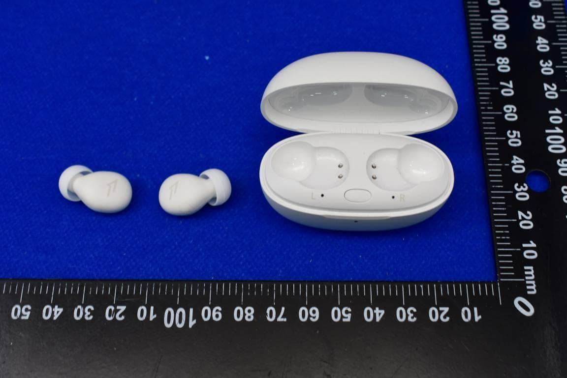 Wireless Earphones with Bluetooth - FCC ID 2ASDI-EH608 - Tiinlab Corporation (2)
