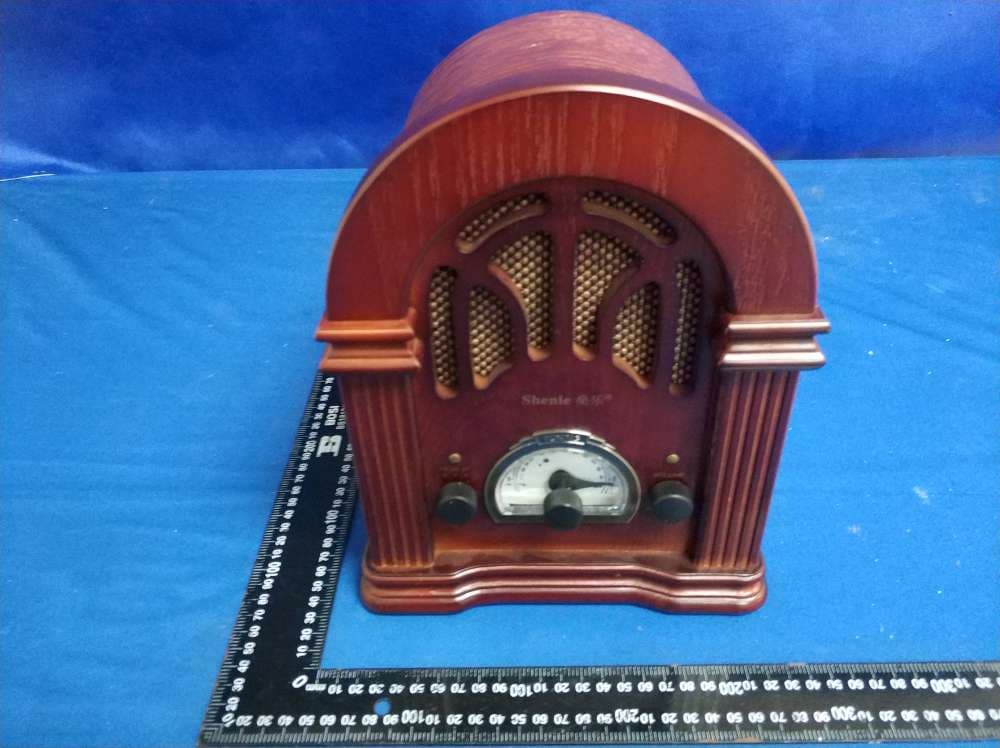 VINTAGE RADIO WITH BLUETOOTH - FCC ID 2ASDT-VR4046 - ClearClick Software LLC