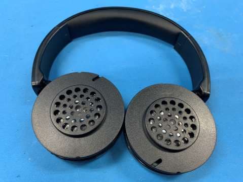 Wireless headphones with Bluetooth - FCC ID 2ASDY-V4 - Dongguan Beevo Industrial Co., Ltd (3)