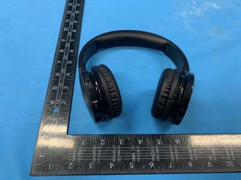 Wireless headphones with Bluetooth - FCC ID 2ASDY-V4 - Dongguan Beevo Industrial Co., Ltd (2)