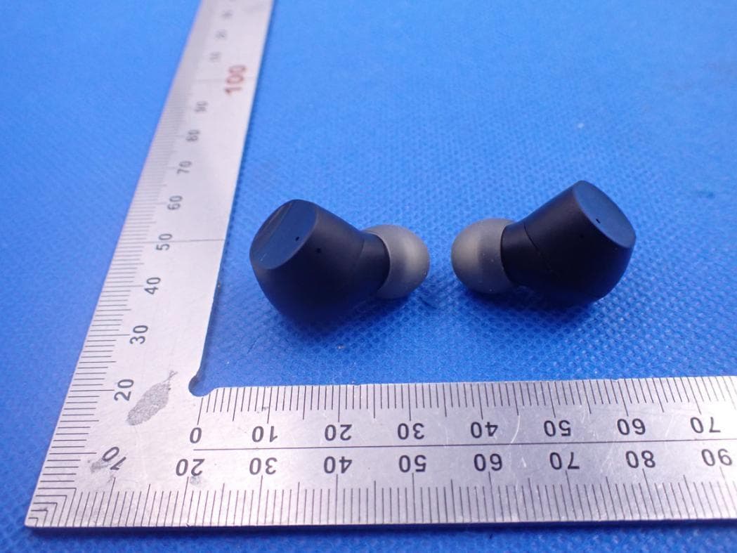 Between Micro (Wireless Earbuds) - FCC ID 2ASG4-SAEEMI - Status Audio LLC (4)