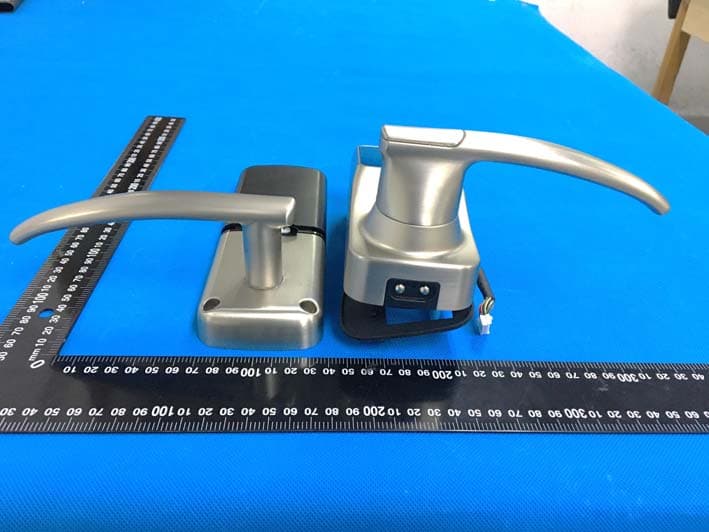 Electronic latch lock with FP/BLE/Z-WAVE - FCC ID 2ASIVPGD668FN - PIN GENIE, INC. DBA LOCKLY (2)