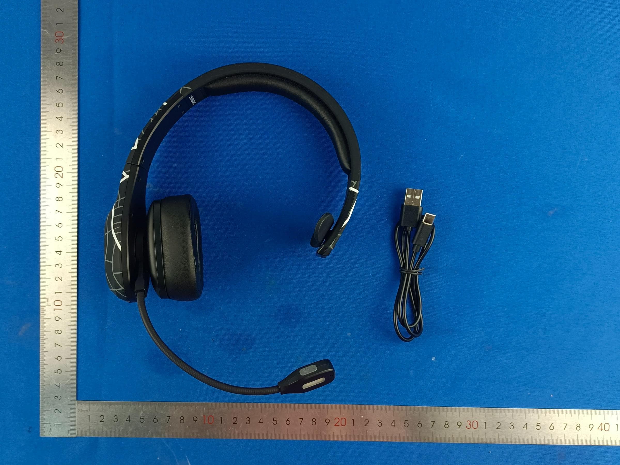 Bluetooth Headset - FCC ID 2ASKG-STORMP - Raneys LLC d/b/a Blue Tiger USA (5)