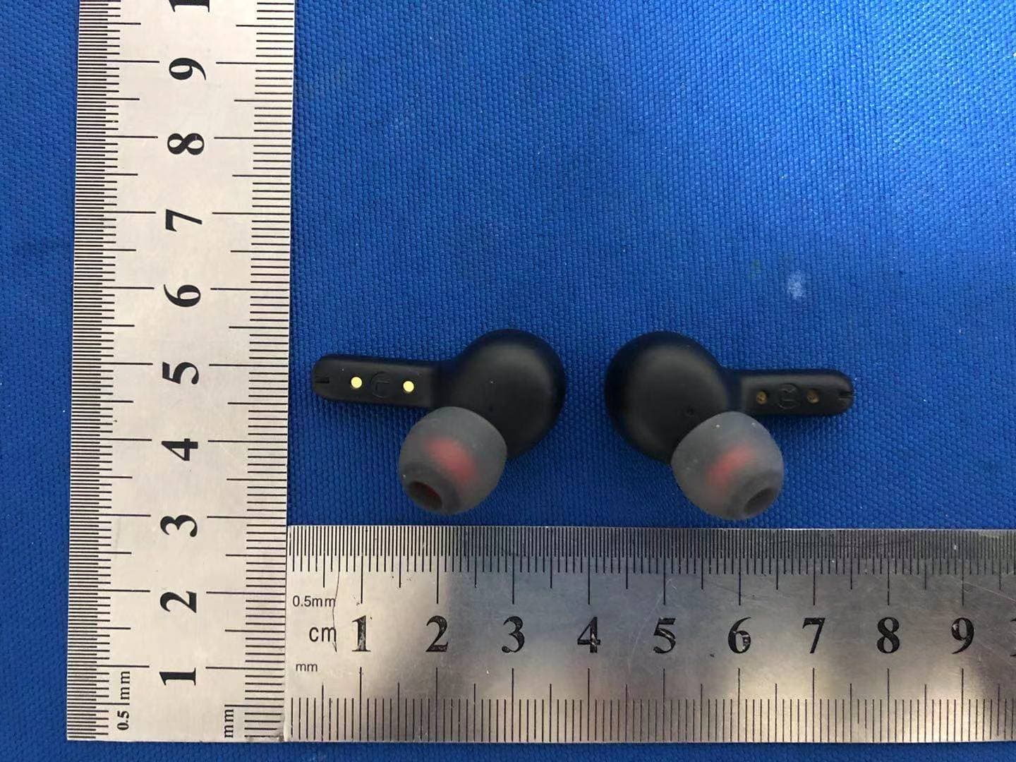 TWS Bluetooth headset - FCC ID 2ASLT-DBK01 - SHENZHEN XIWXI TECHNOLOGY CO., LTD (2)