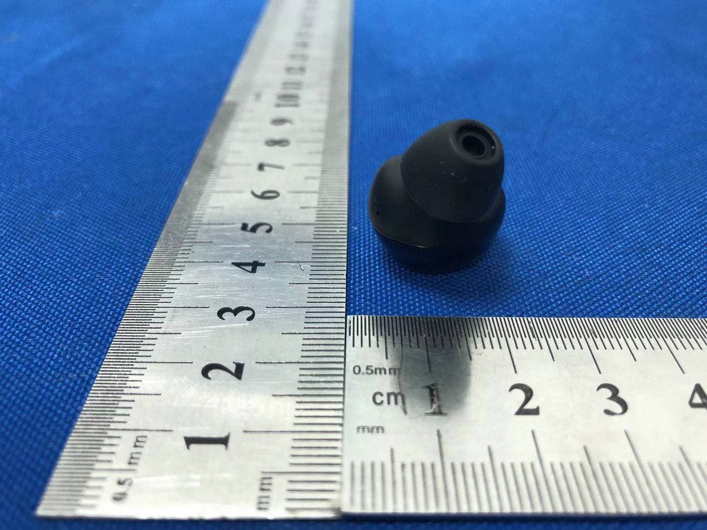 TWS Bluetooth headset - FCC ID 2ASLT-V6L - SHENZHEN XIWXI TECHNOLOGY CO., LTD (4)