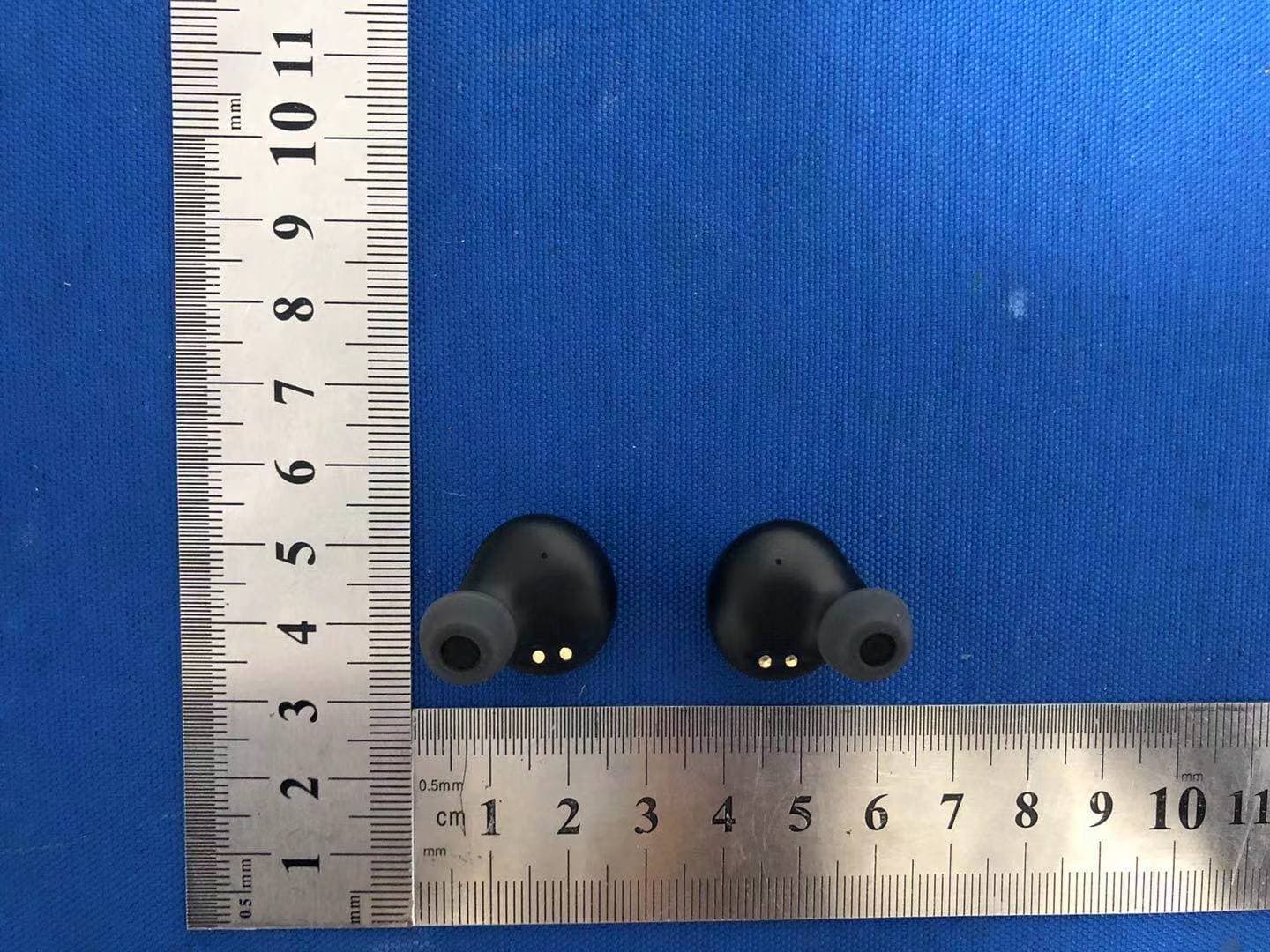 TWS Bluetooth headset - FCC ID 2ASLT-V8 - SHENZHEN XIWXI TECHNOLOGY CO., LTD