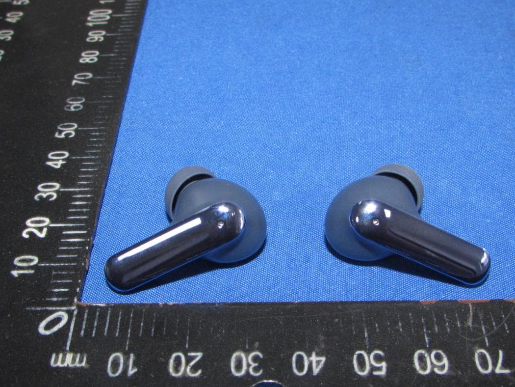 True Wireless Stereo Bluetooth Headset - FCC ID 2ASNB-TA51 - Beijing EROS Technology Co.,Ltd. (4)