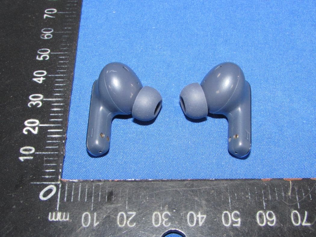 True Wireless Stereo Bluetooth Headset - FCC ID 2ASNB-TA51 - Beijing EROS Technology Co.,Ltd. (2)