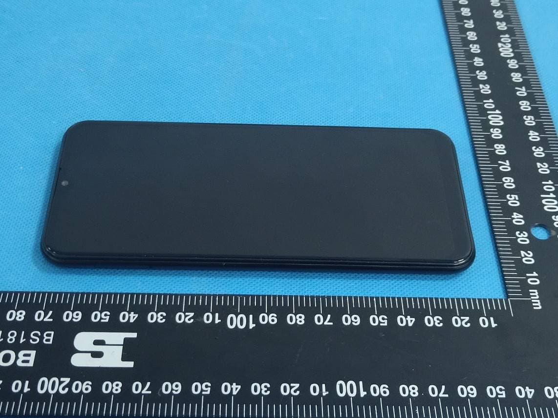 Phone - FCC ID 2ASP8GRAVITYG6 - MAXWEST COMMUNICATION LIMITED (4)