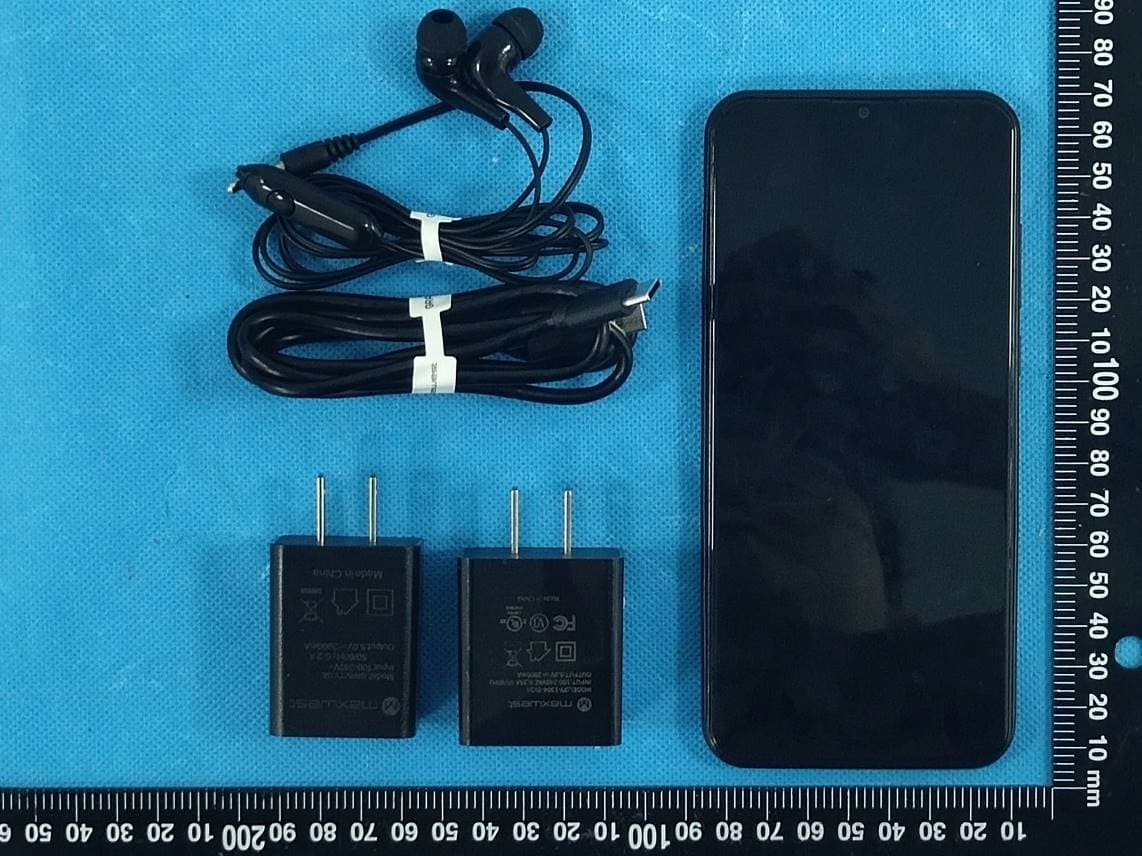 Phone - FCC ID 2ASP8GRAVITYG6 - MAXWEST COMMUNICATION LIMITED