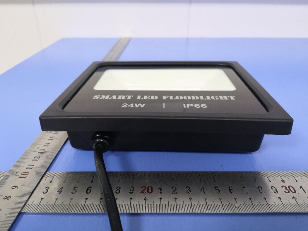 BT Mesh Floodlight - FCC ID 2ASVX-ZJMHFA - JM Zengge Co.,Ltd (5)