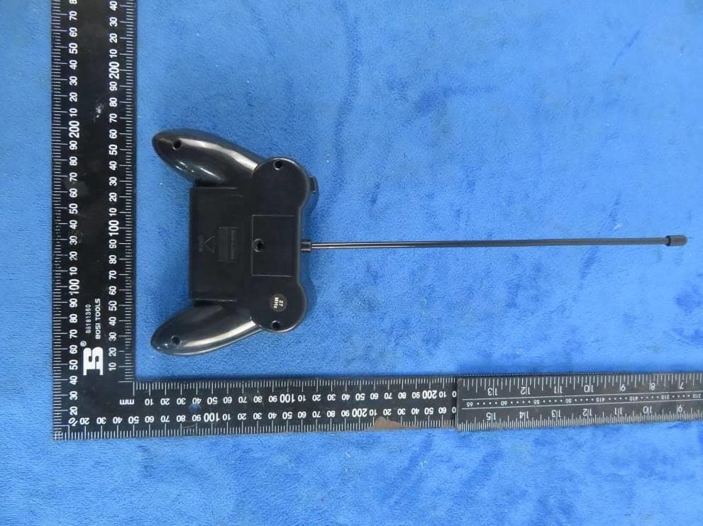 Toy RC Flip Stunt Rally - FCC ID 2ASYF-UZL41627727F - FU WING HONG COMPANY LIMITED