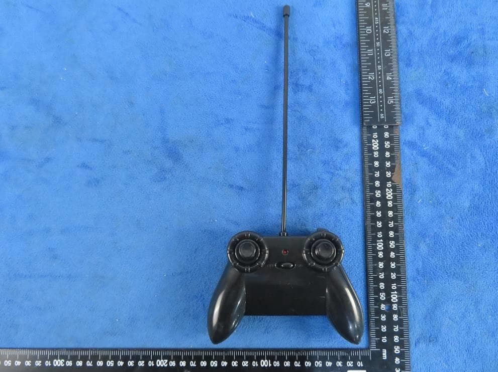 Toy RC Flip Stunt Rally - FCC ID 2ASYF-UZL41627727F - FU WING HONG COMPANY LIMITED (2)