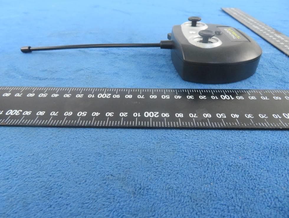 Toy RC Monster Spinning Car - FCC ID 2ASYF-UZL41632327S - FU WING HONG COMPANY LIMITED (4)
