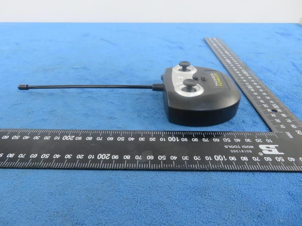 Toy RC Monster Spinning Car - FCC ID 2ASYF-UZL41632349S - FU WING HONG COMPANY LIMITED (4)