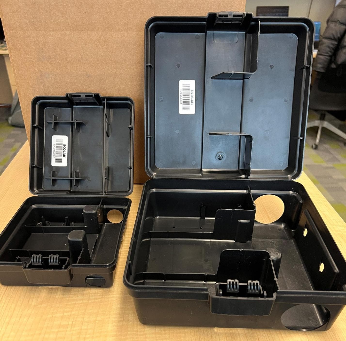 Family of bait and trap-style stations - FCC ID 2ASYW-B01004V2 - Smart Wave Technologies (3)