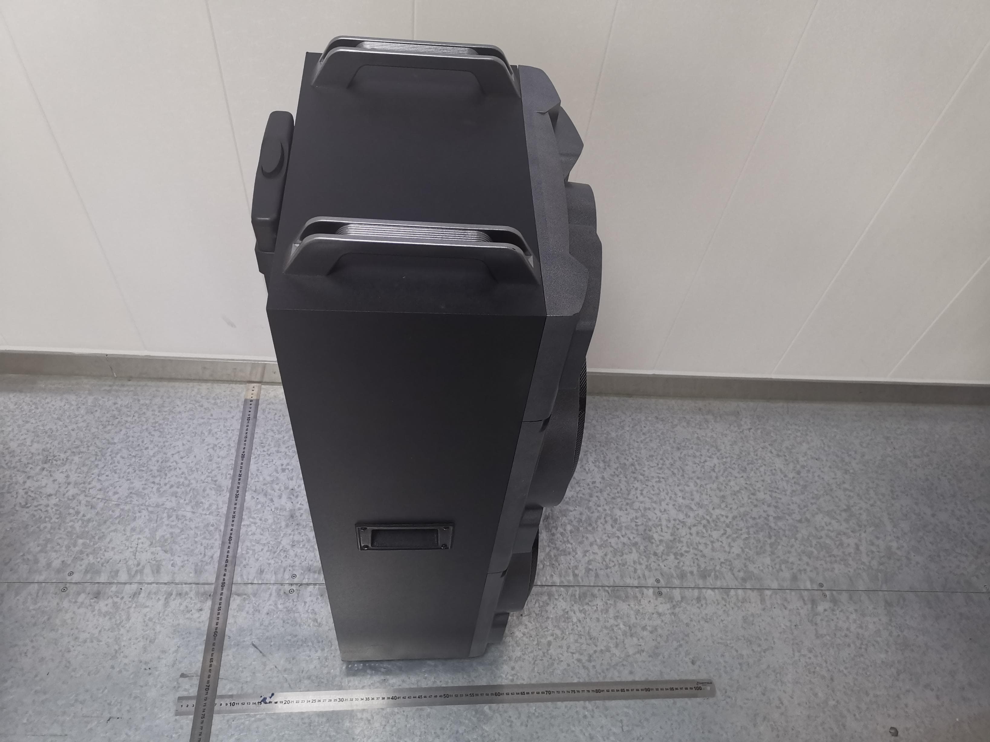 Bluetooth speaker - FCC ID 2ASZE-PT1255 - ONE SIX EIGHT (HK) CO., LIMITED (3)