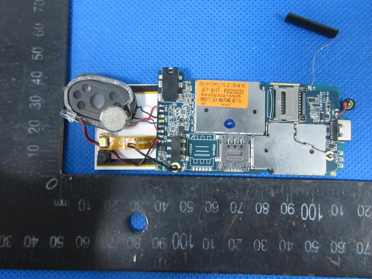 4G feature phone - FCC ID 2AT55-IM421 - i-MOBIL S.A. de C.V. (5)