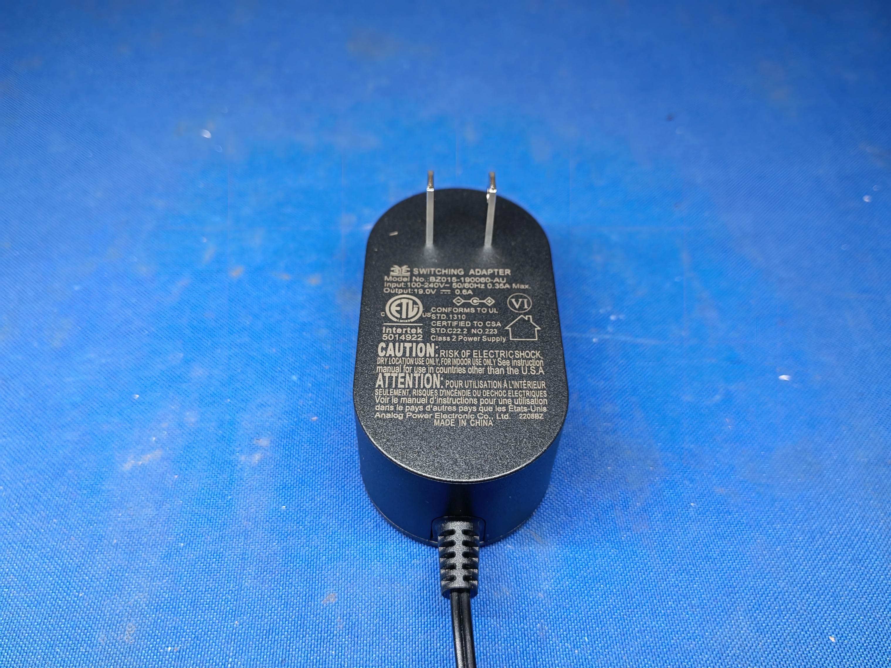 Robot Vacuum Cleaner - FCC ID 2AT7J-R550 - Shenzhen Free Dynamic Development Co., LTD. (2)