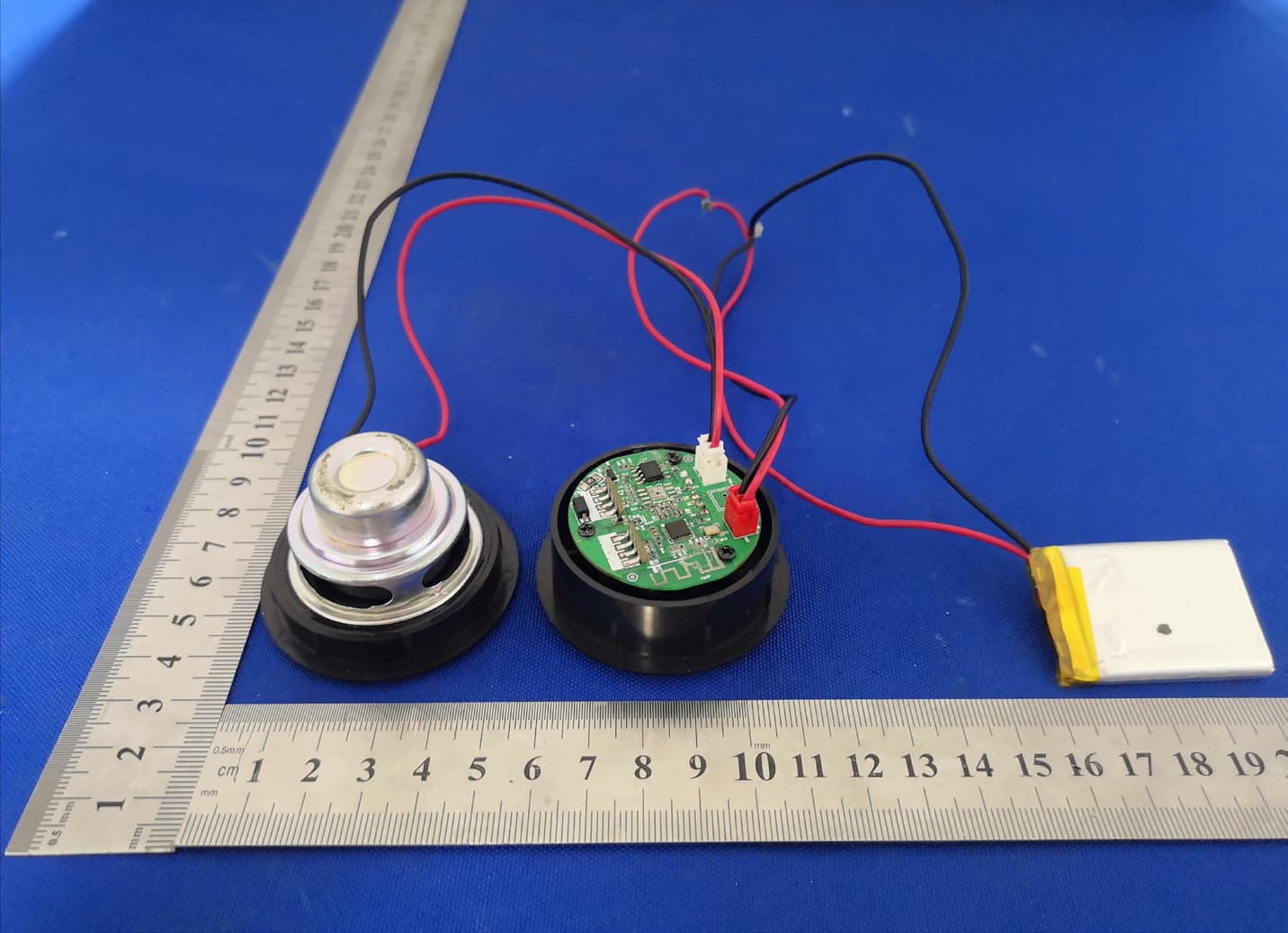 Bluetooth Speaker - FCC ID 2AT7N-57033 - Rockler Woodworking and Hardware (5)