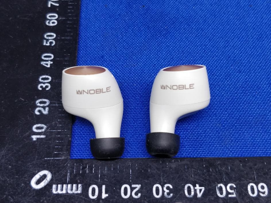 Bluetooth earphone - FCC ID 2AT8X-FALCONII - Noble HiFi. LLC (3)