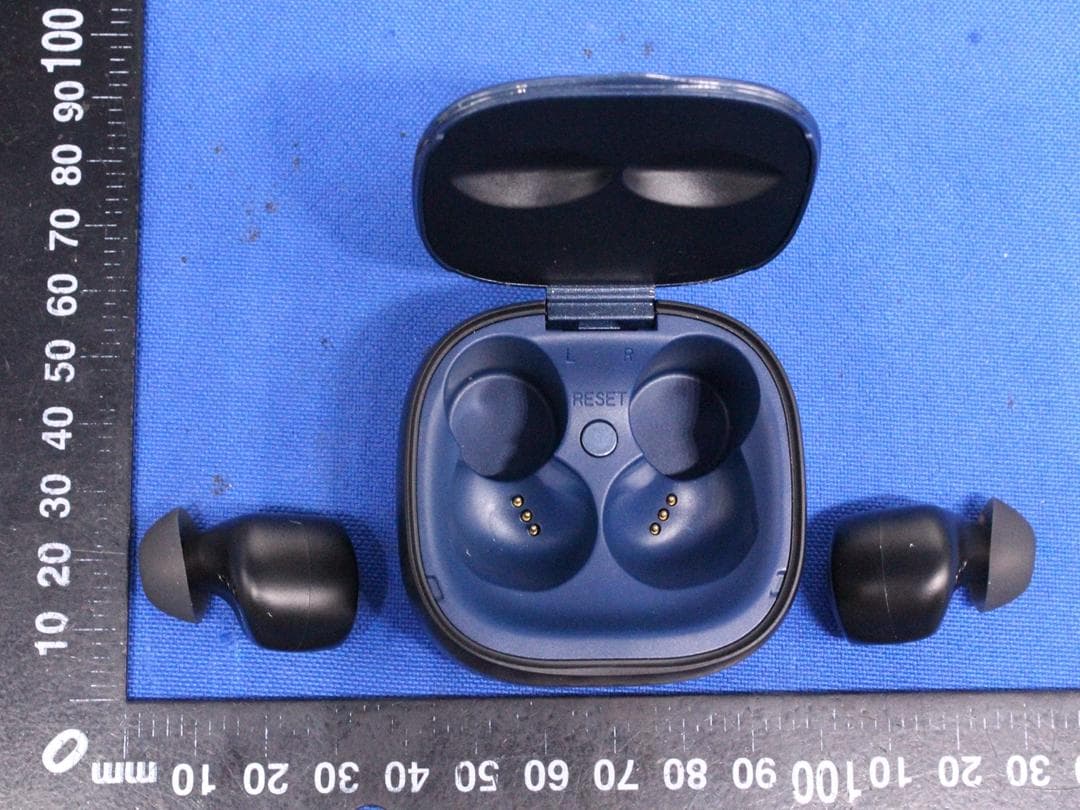 Bluetooth earphone - FCC ID 2AT8X-FALCONPRO - Noble HiFi. LLC (3)