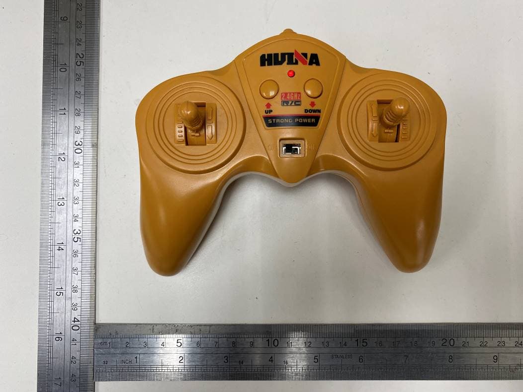 Radio Controlled Toy Transmitter (2.4GHz) - FCC ID 2AT93HUINA-1540 - GUANGDONG HUINA MODEL CO., LTD.