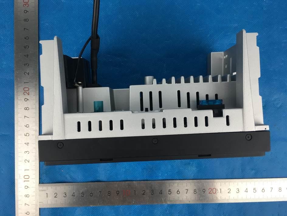 Car multimedia player - FCC ID 2AT9B-AV1347W - MAXMADE AUTO ELECTRONICS CO.,LTD. (2)