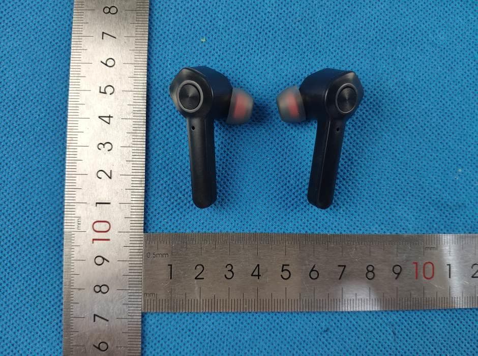 Truly Wire-Free Earbuds - FCC ID 2ATD3-IAEBT300 - D.P.I.(H.K.) Limited
