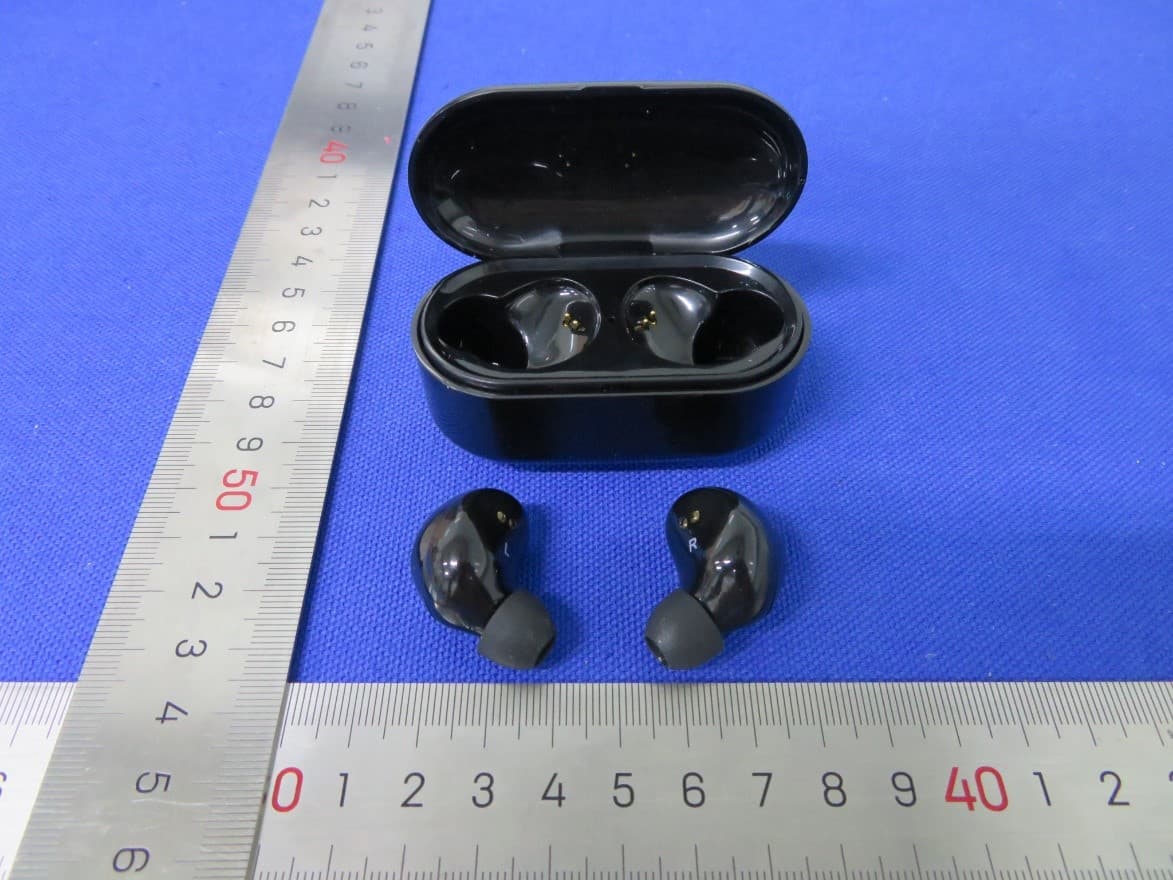 WIRELESS SOUND-PODS - FCC ID 2ATF51604782 - SRP COMPANIES