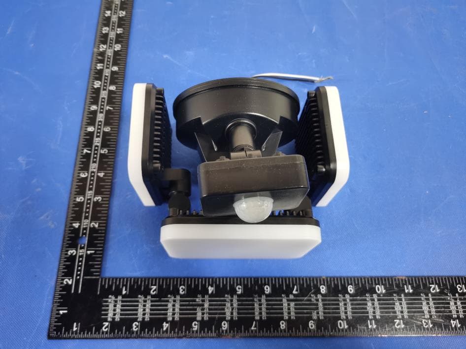 LED Security Flood Light - FCC ID 2ATGN-8030 - Shenzhen BANQ Technology Co.,Ltd (5)