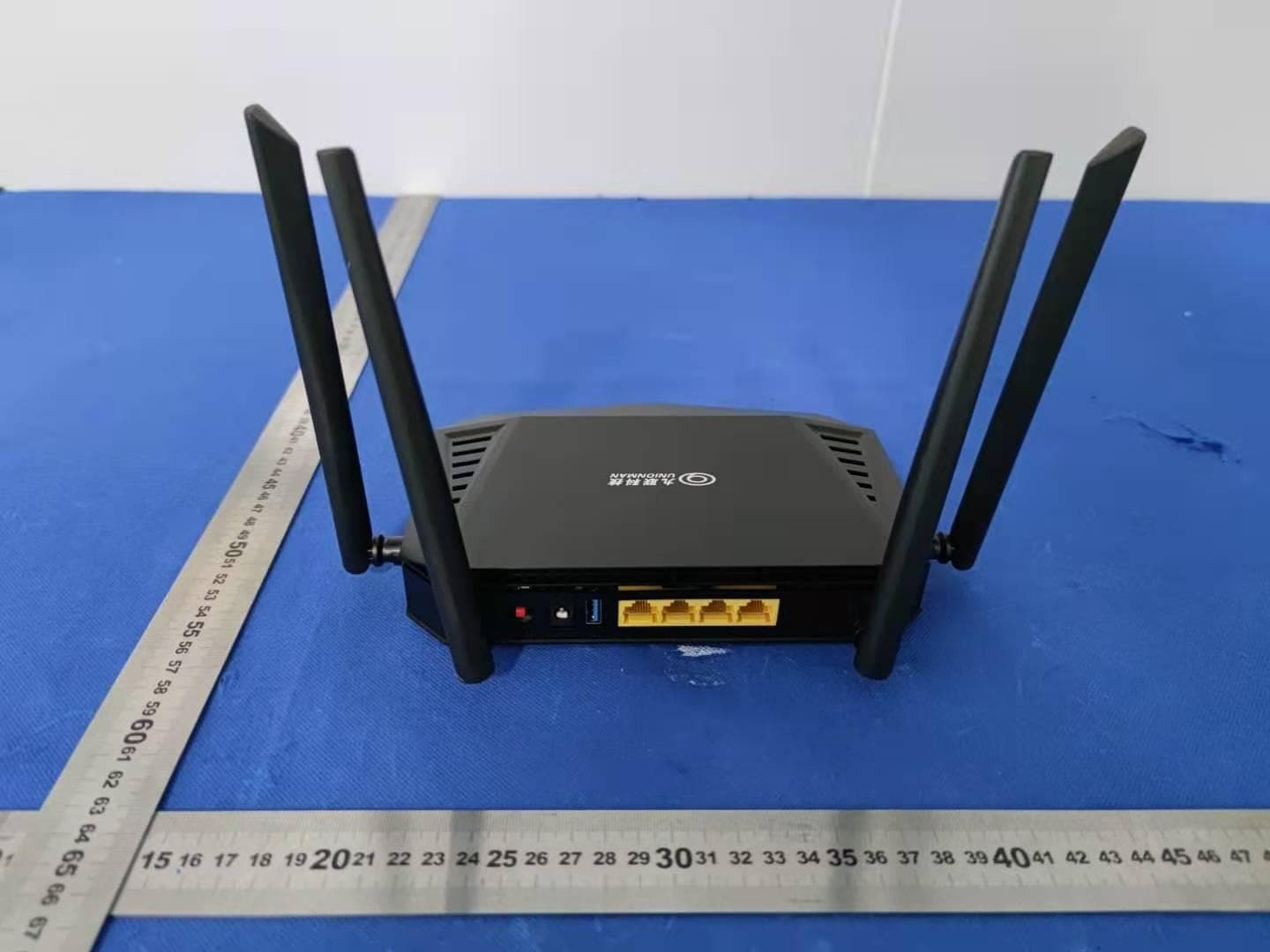 AX WIFI Router - FCC ID 2ATGV-UM9030 - UNIONMAN TECHNOLOGY CO., LTD (4)