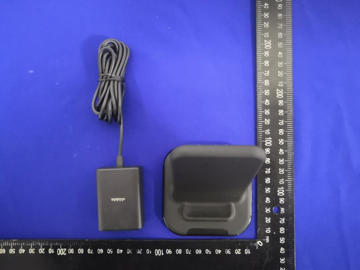 Wireless Charging Stand - FCC ID 2ATGY-AWC1064 - UBIO LABS, INC. (4)