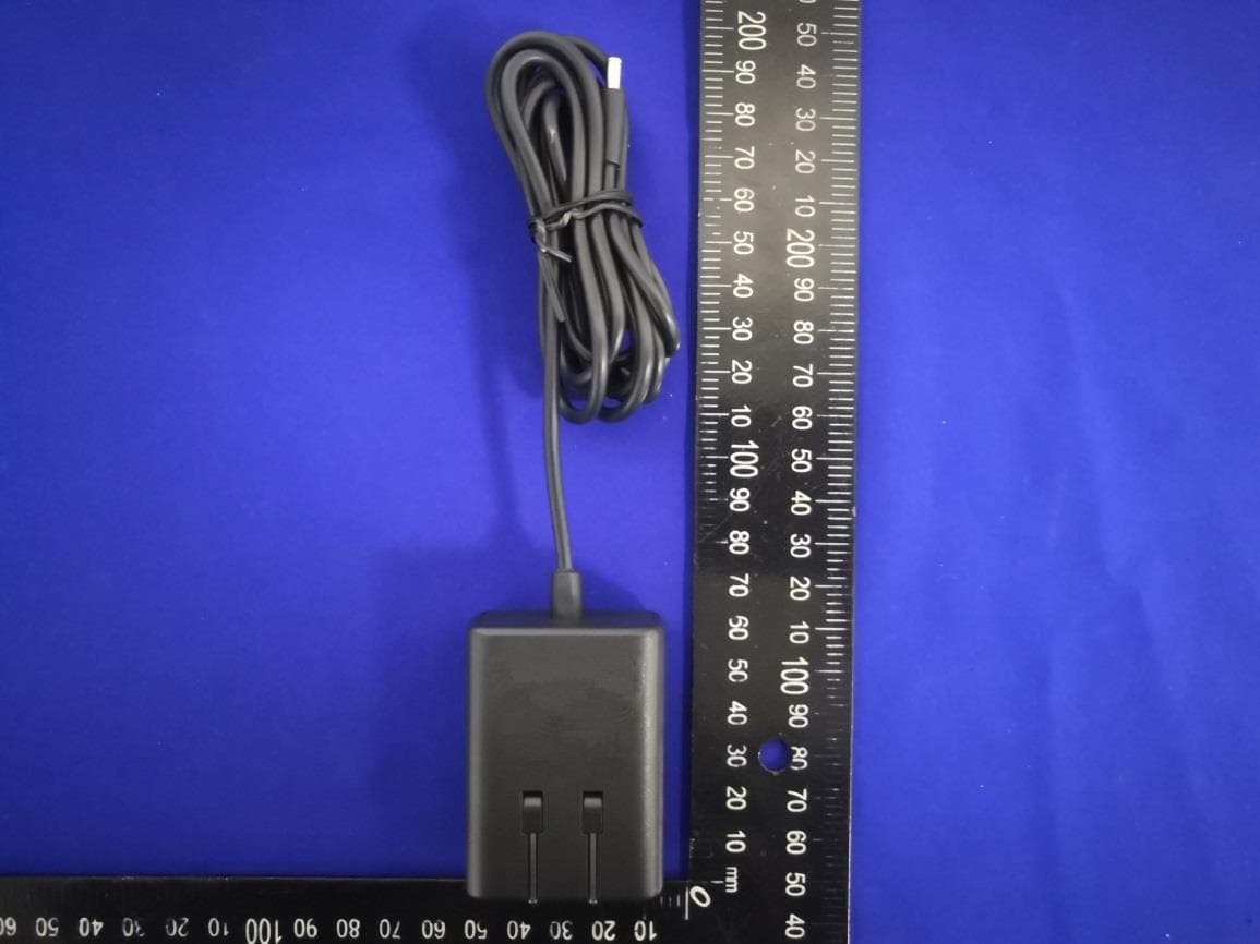Wireless Charging Stand - FCC ID 2ATGY-AWC1064 - UBIO LABS, INC. (2)