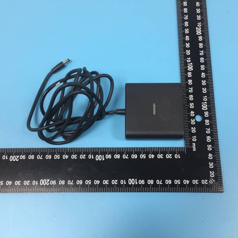 Wireless Charging Stand - FCC ID 2ATGY-AWC1069 - UBIO LABS, INC.