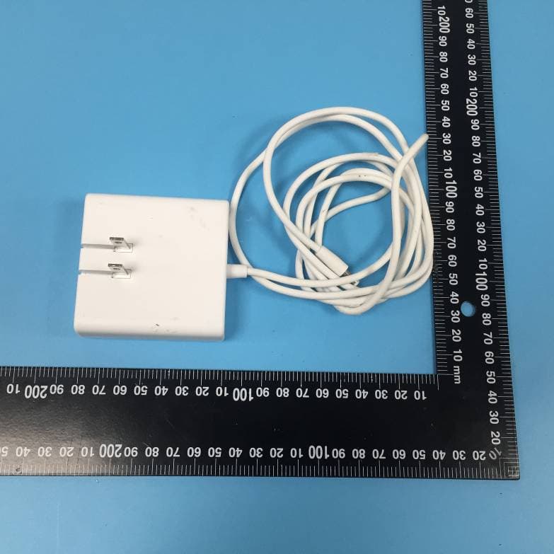 Wireless Charging Stand and Pad - FCC ID 2ATGY-AWC1070 - UBIO LABS, INC. (3)