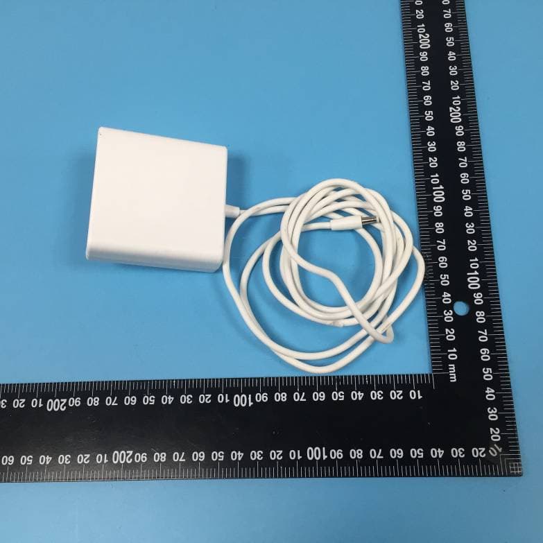 Wireless Charging Stand and Pad - FCC ID 2ATGY-AWC1070 - UBIO LABS, INC. (4)