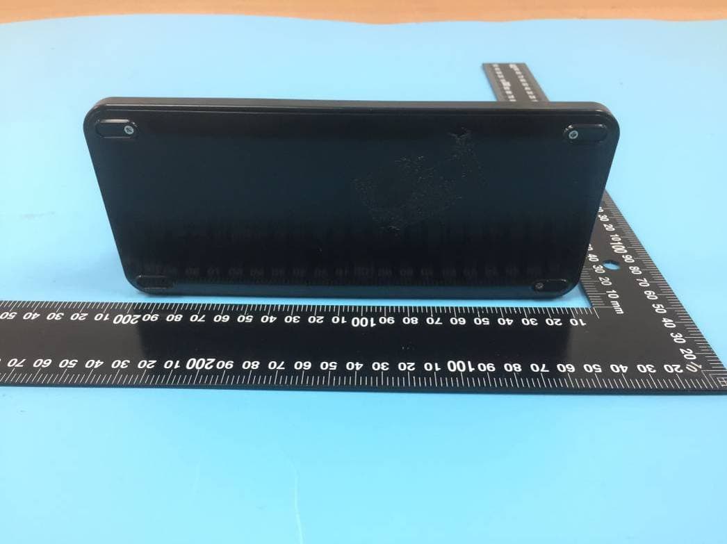 Wireless Charging Stand and Pad - FCC ID 2ATGY-AWC1070 - UBIO LABS, INC. (5)